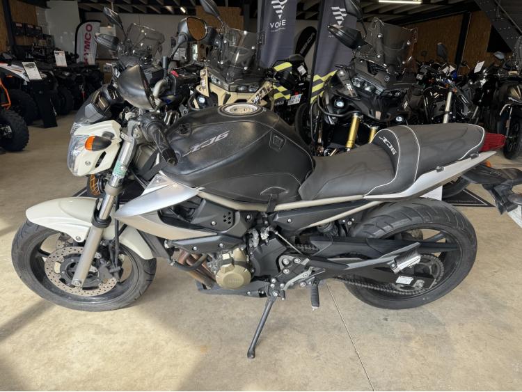 YAMAHA XJ6-N
